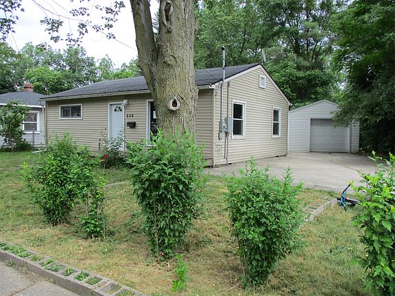 2nd image of 848 Woolsey Dr SW