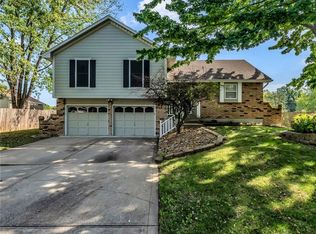 221 SE Colony Dr, Lees Summit, MO 64063