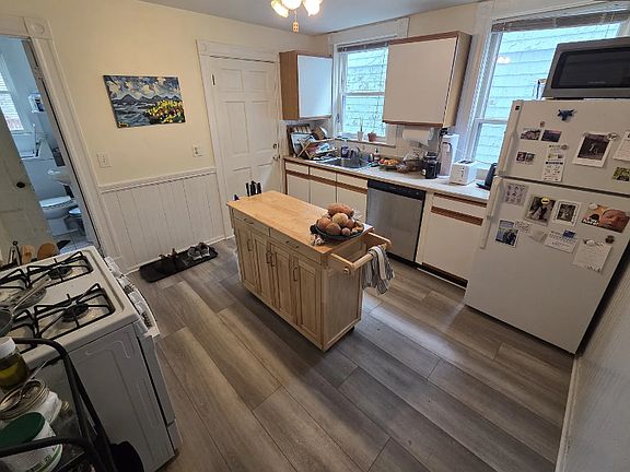 3rd image of 156 River St #1