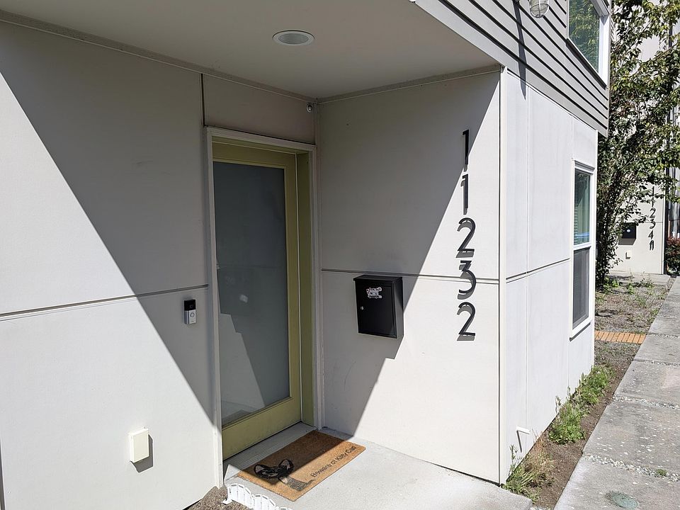 1st image of 11232 Greenwood Ave N