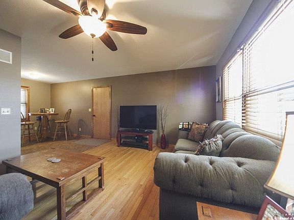 1606  Cedar St. Eudora, KS listing photo #4