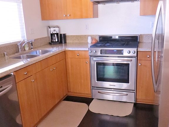 2nd image of 424 E Jeanette Ln