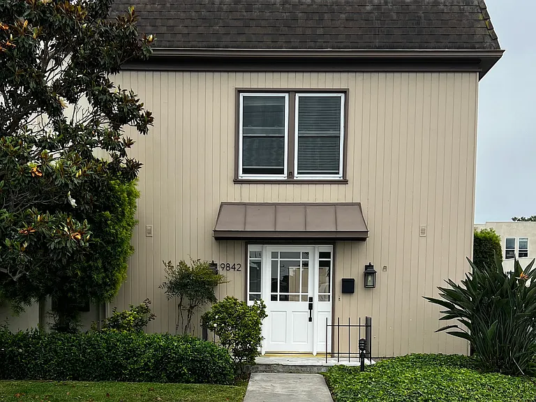 9842 Bluereef Dr — Photo 1