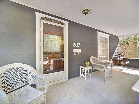 4th image of 207 Sophia St