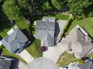 31438 Chalmers Pl, Abbotsford, BC V2T 5H1