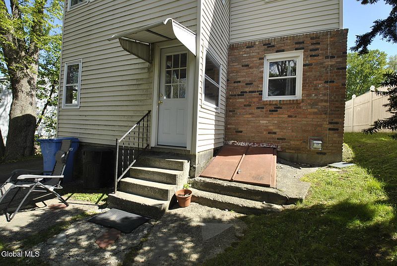 4th image of 13 Fay Street