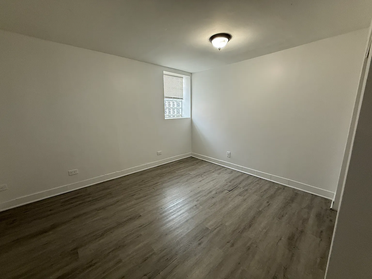 2 bed, 900 sqft, $1,550 — Photo 3
