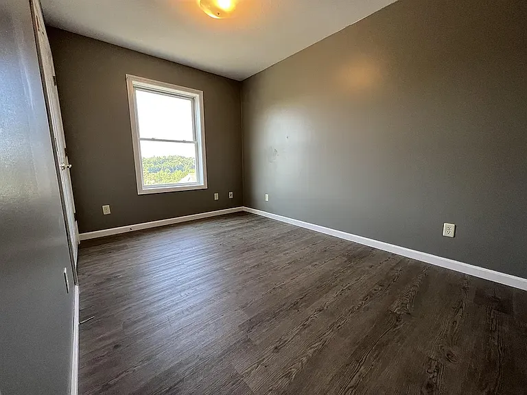 527 Grant Ave #202 — Photo 4