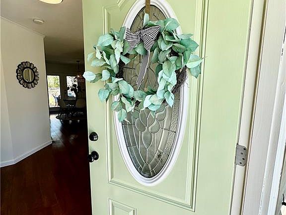 3rd image of 8 Bethel Rd