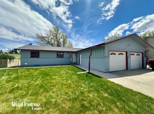 1049 Cardiff, Casper, WY 82609