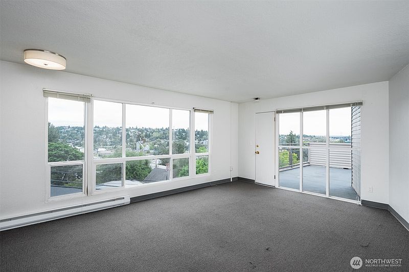 4th image of 650 W Bertona Street