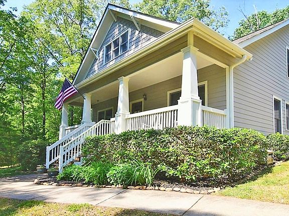 3rd image of 178 Candler Ln