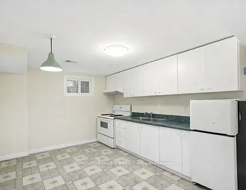 42 Tollerton Ave #BASEMENT — Photo 11