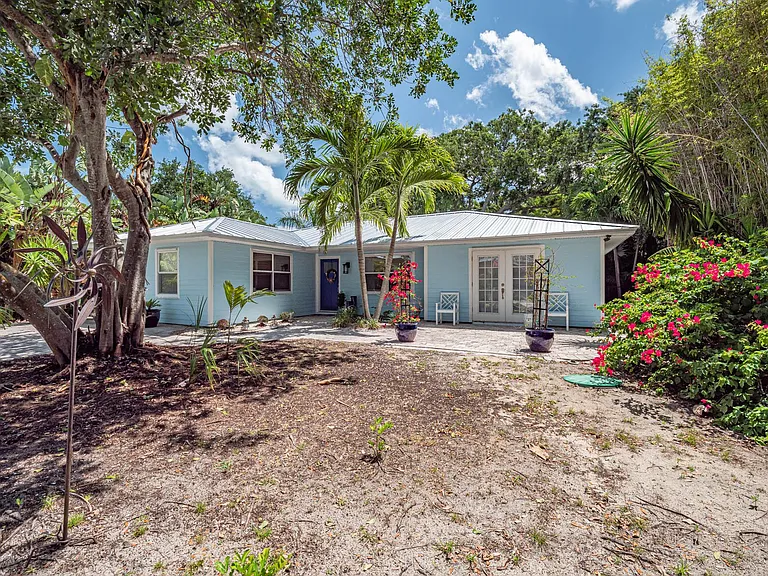 1075 Morningside Dr — Photo 42