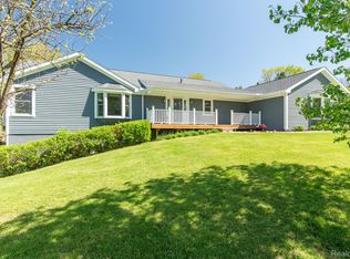 11291 Faussett Rd, Fenton, MI 48430