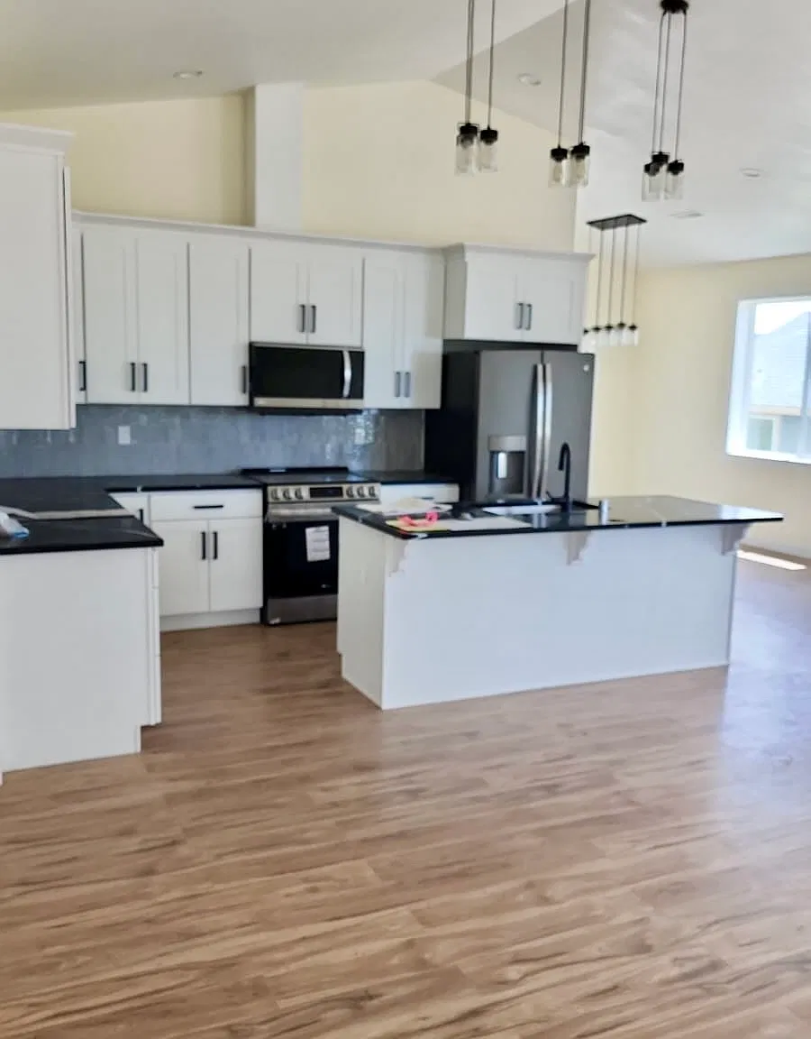 4 bed, 1900 sqft, $2,100 — Photo 1