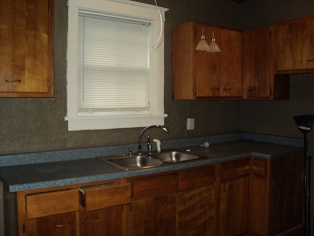 2nd image of 744 Carolina St