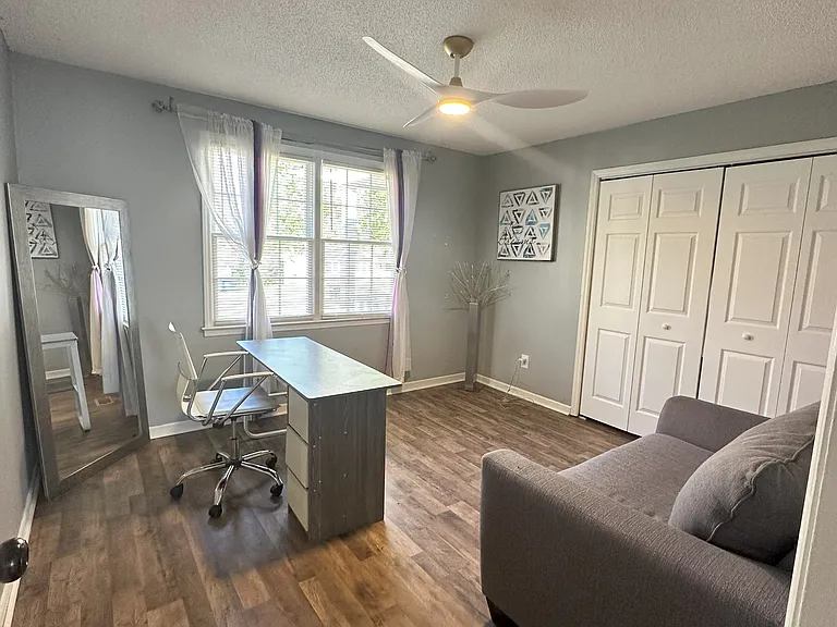 400 Wesley Dr — Photo 7