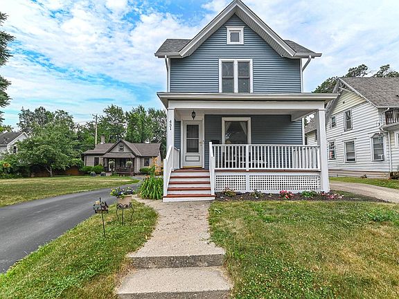 3rd image of 431 Dunbar AVENUE