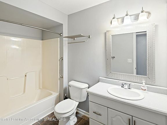 3rd image of 6174 Rutherford Ave