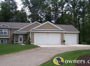 11082 Rich St, West Olive, MI 49460
