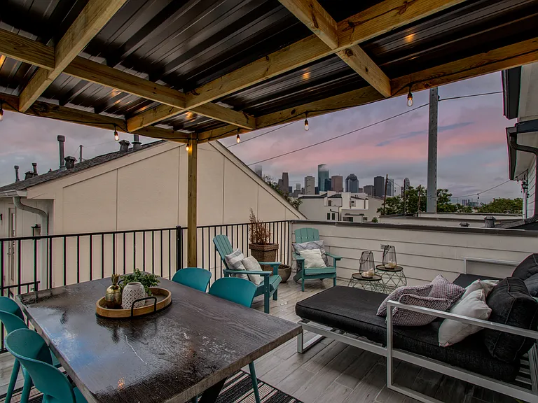 2018 Crockett St — Photo 34