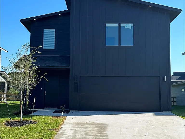 3008 Alpha Wolf Ct — Photo 1