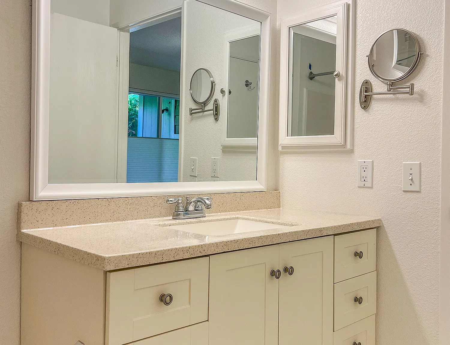 2 bed, 837 sqft, $3,250 — Photo 3