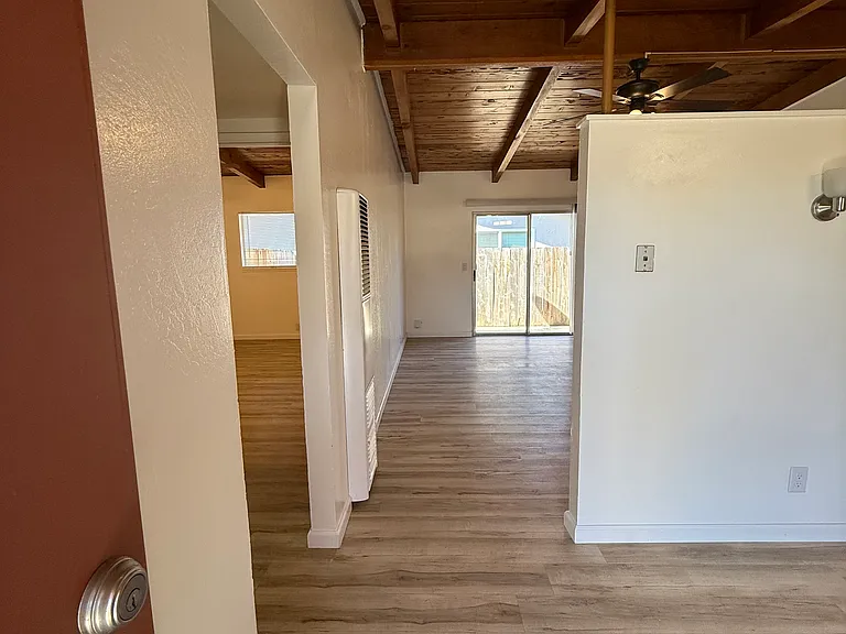 1400 W Lockeford St #5 — Photo 7