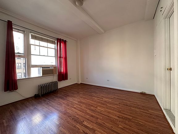 2nd image of 140 W 71st St APT 6