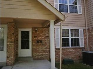 273 Carmel Woods Dr, Ballwin, MO 63021
