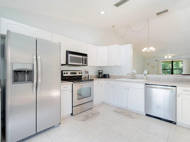 13095 Belhaven Ct #11 — Photo 7