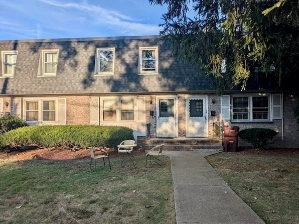 32 Arcadia Ave #32, Dedham, MA 02026