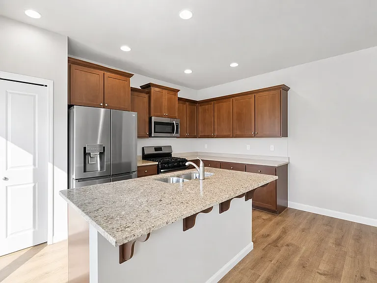 7317 N 93rd Ave — Photo 5