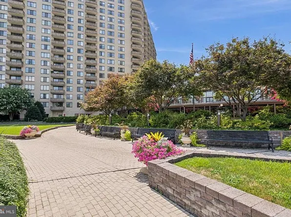 5225 Pooks Hill Rd APT 201N, Bethesda, MD 20814