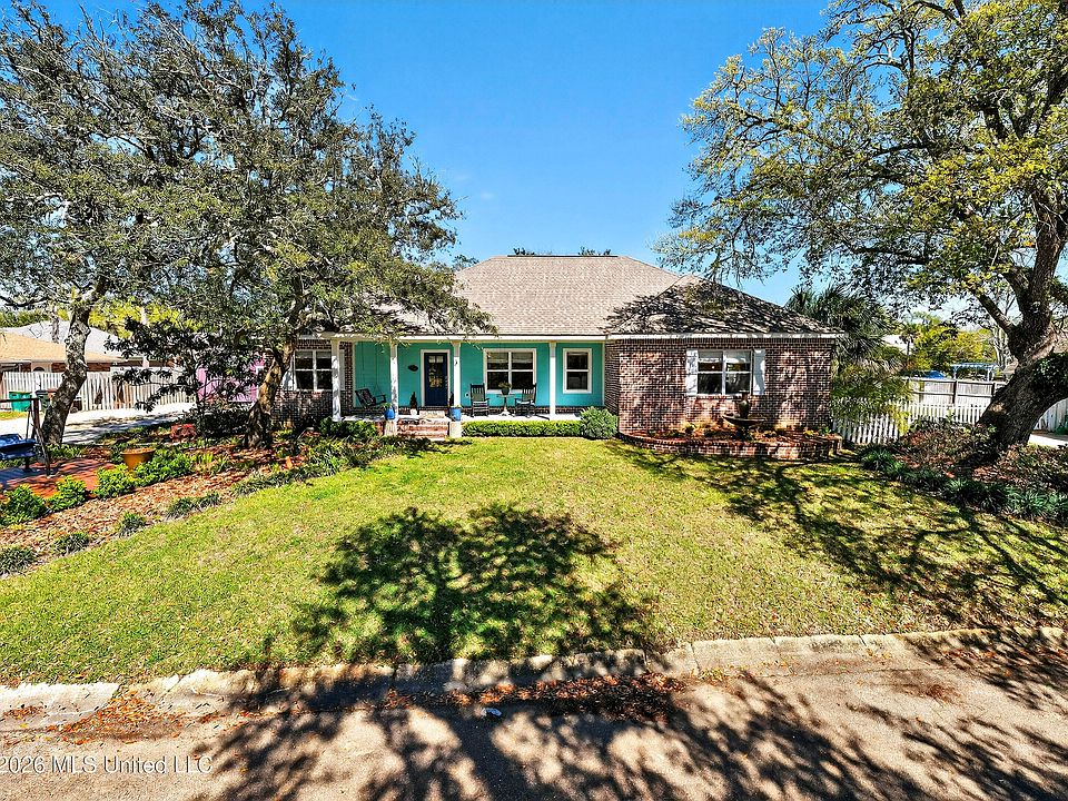 1st image of 109 E Azalea Dr