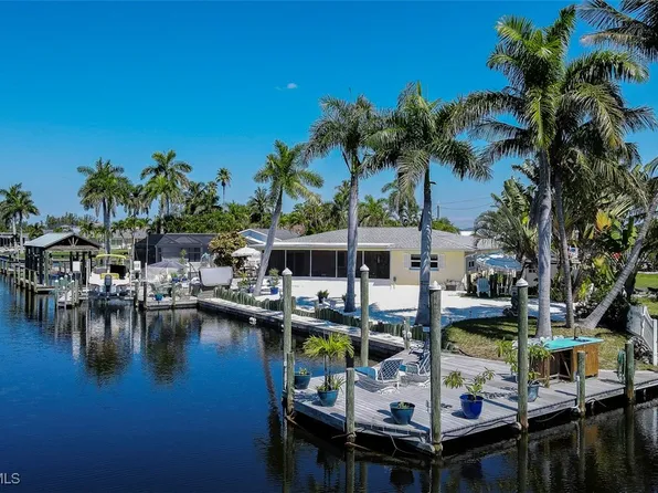 12082 Moon Shell Dr, Matlacha Isles, FL 33991