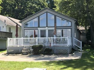 68744 S Shore Dr, Edwardsburg, MI 49112