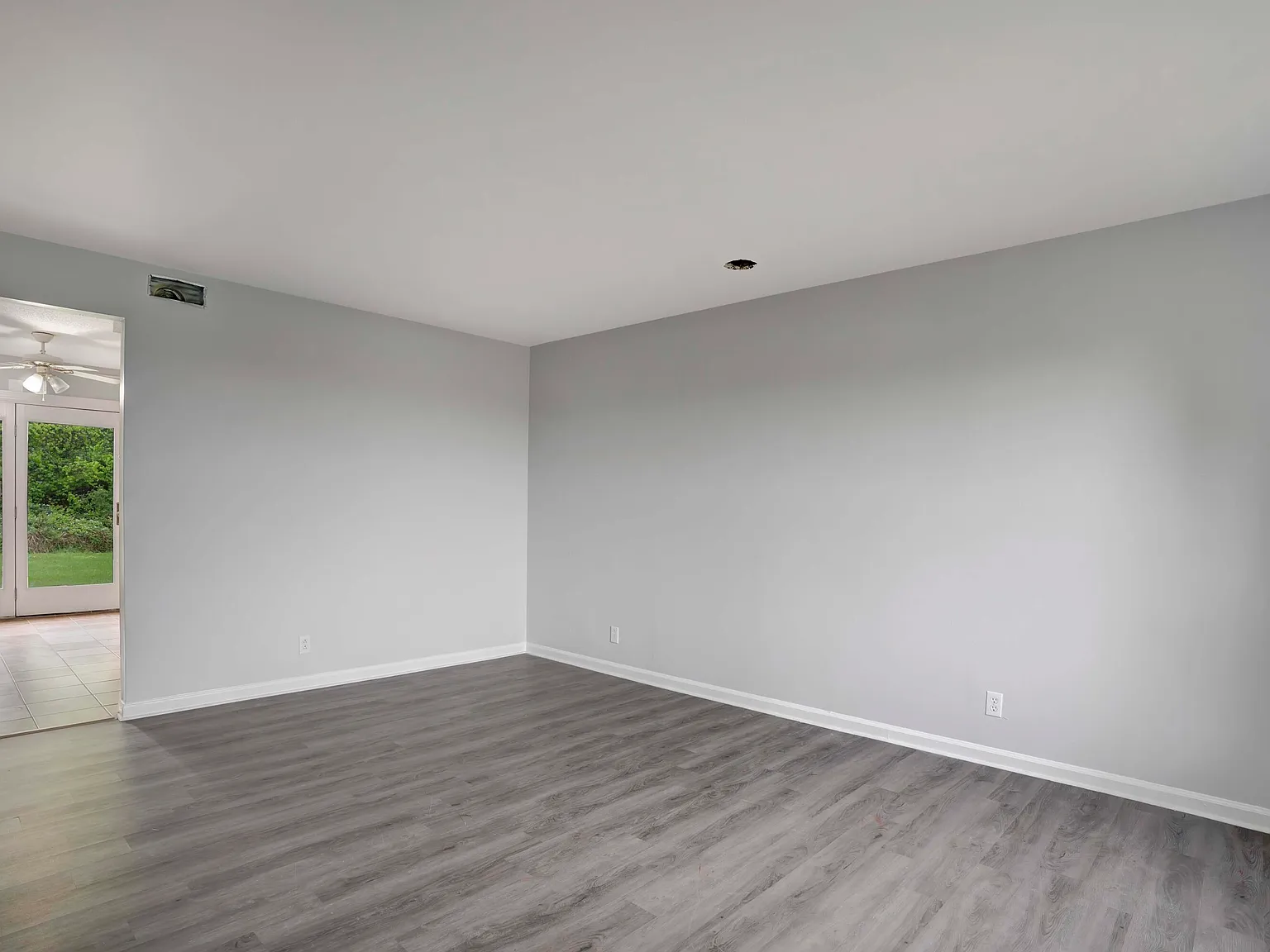 2 bed, 1.5 bath, 1000 sqft, $1,245 — Photo 4