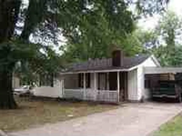 214 7th St, Trenton, TN 38382