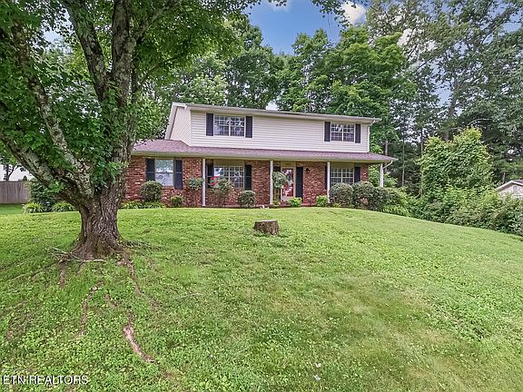 2nd image of 1532 Bexhill Dr