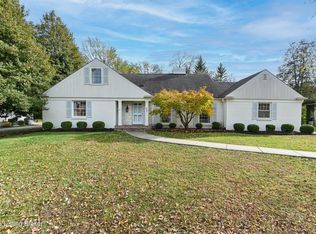 52 Harwood Rd, Glenview Manor, KY 40222