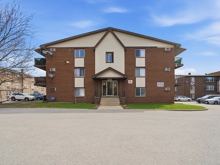 9940 Nottingham Ave #302 — Photo 6