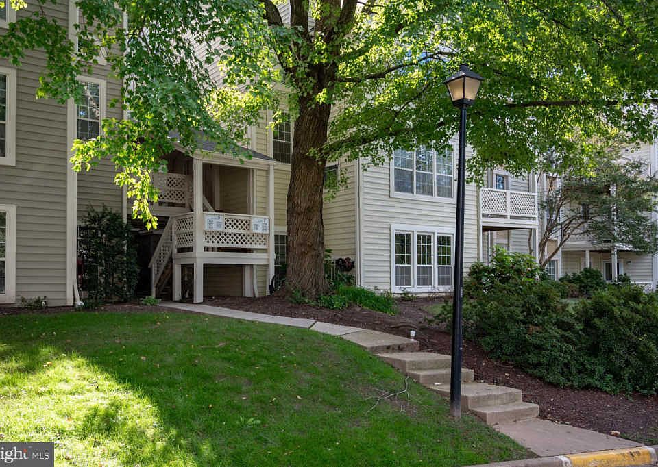 1st image of 7775 Willow Point Dr #7775