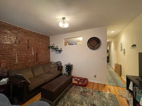 374 Eight Street image 1 of 7