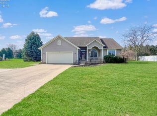 215 Yorkshire Pl, Bellevue, OH 44811