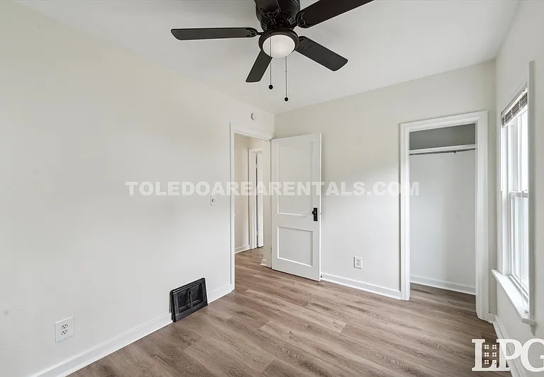 331 California Blvd — Photo 18