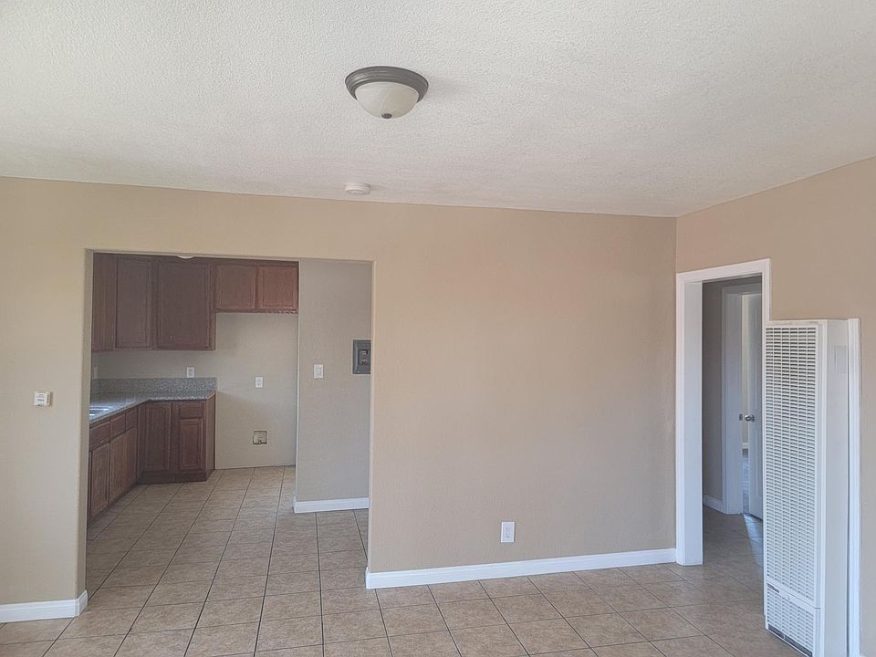 1st image of 720 W 82nd St APT 4