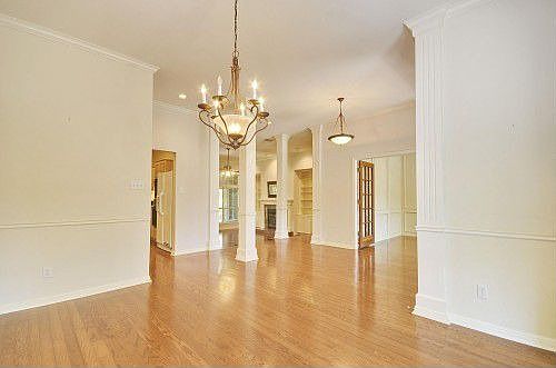 4th image of 7859 Lakewood Dr