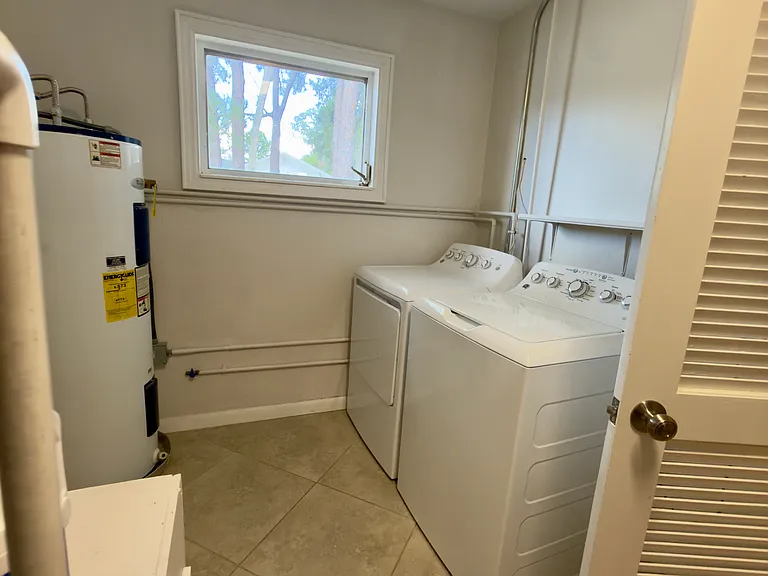 1033 Hermosa Dr — Photo 19